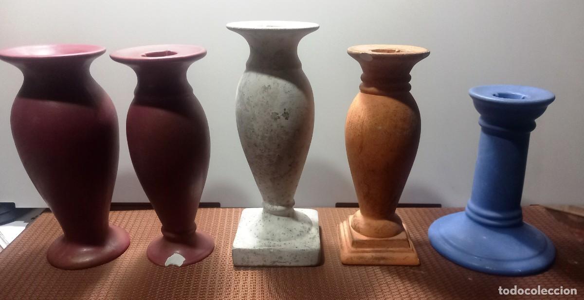 Antig&uuml;edades: LOTE DE 5 PEQUE&Ntilde;OS CANDELABROS DE BARRO - Foto 1