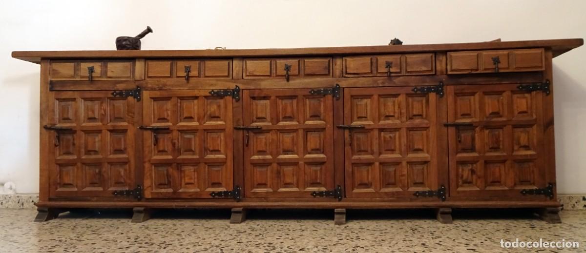 Antig&uuml;edades: Mueble aparador de estilo castellano - Foto 2