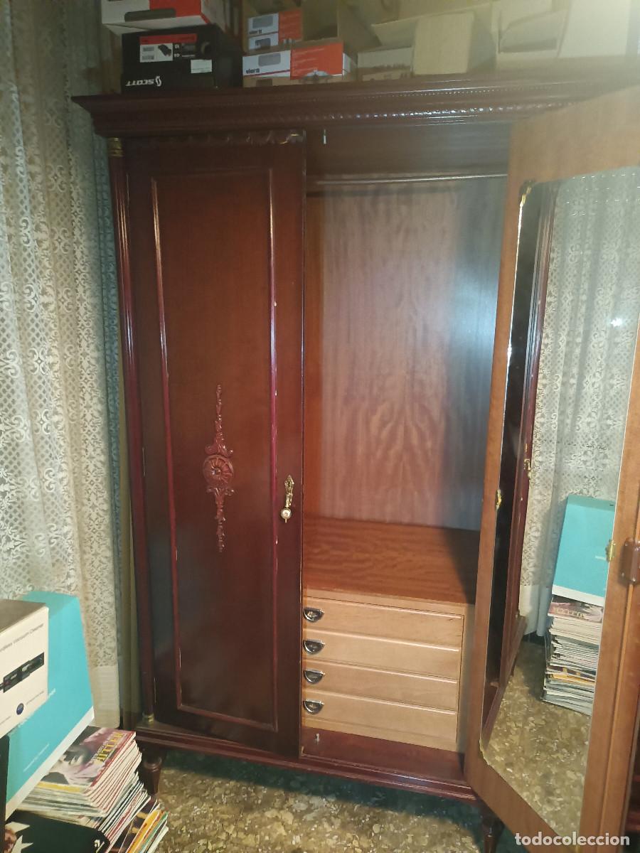 Antig&uuml;edades: Armario dormitorio antiguo - Foto 11