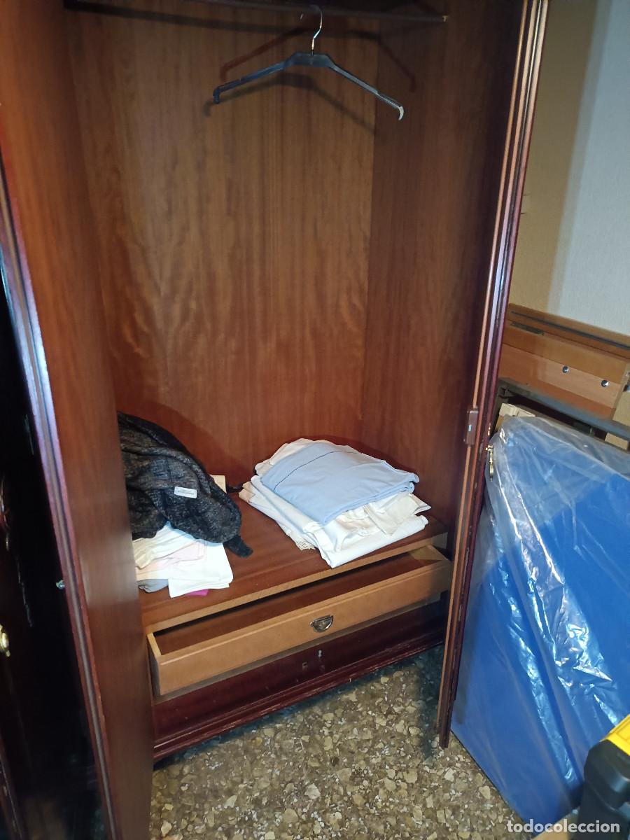 Antig&uuml;edades: Armario dormitorio antiguo - Foto 16