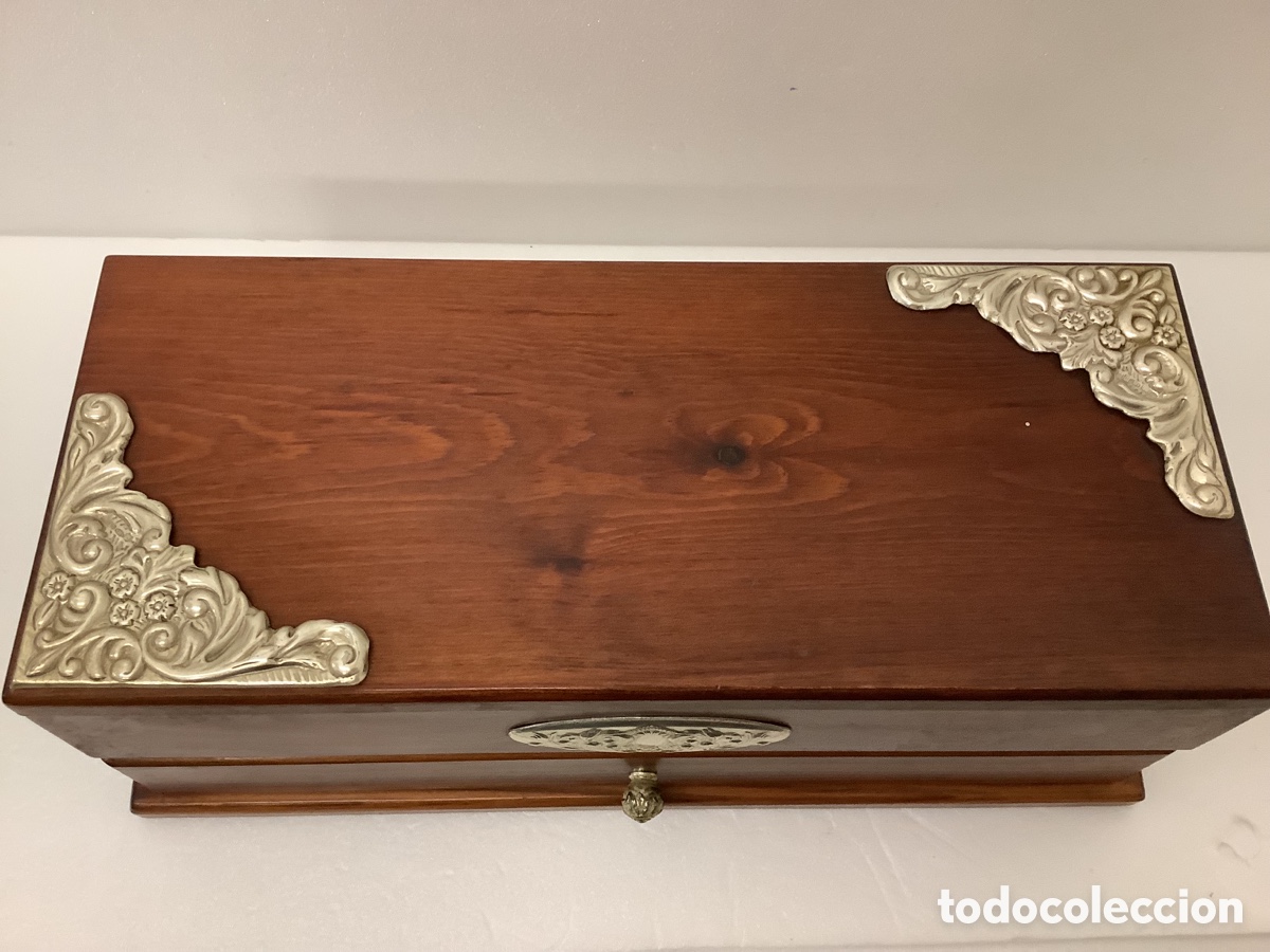 Antig&uuml;edades: Caja joyero en madera y plata de ley - Foto 4