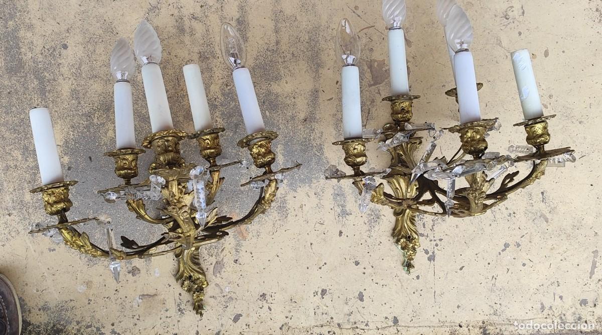 Antig&uuml;edades: Pareja de apliques de pared en bronce con 5 luces - Foto 4