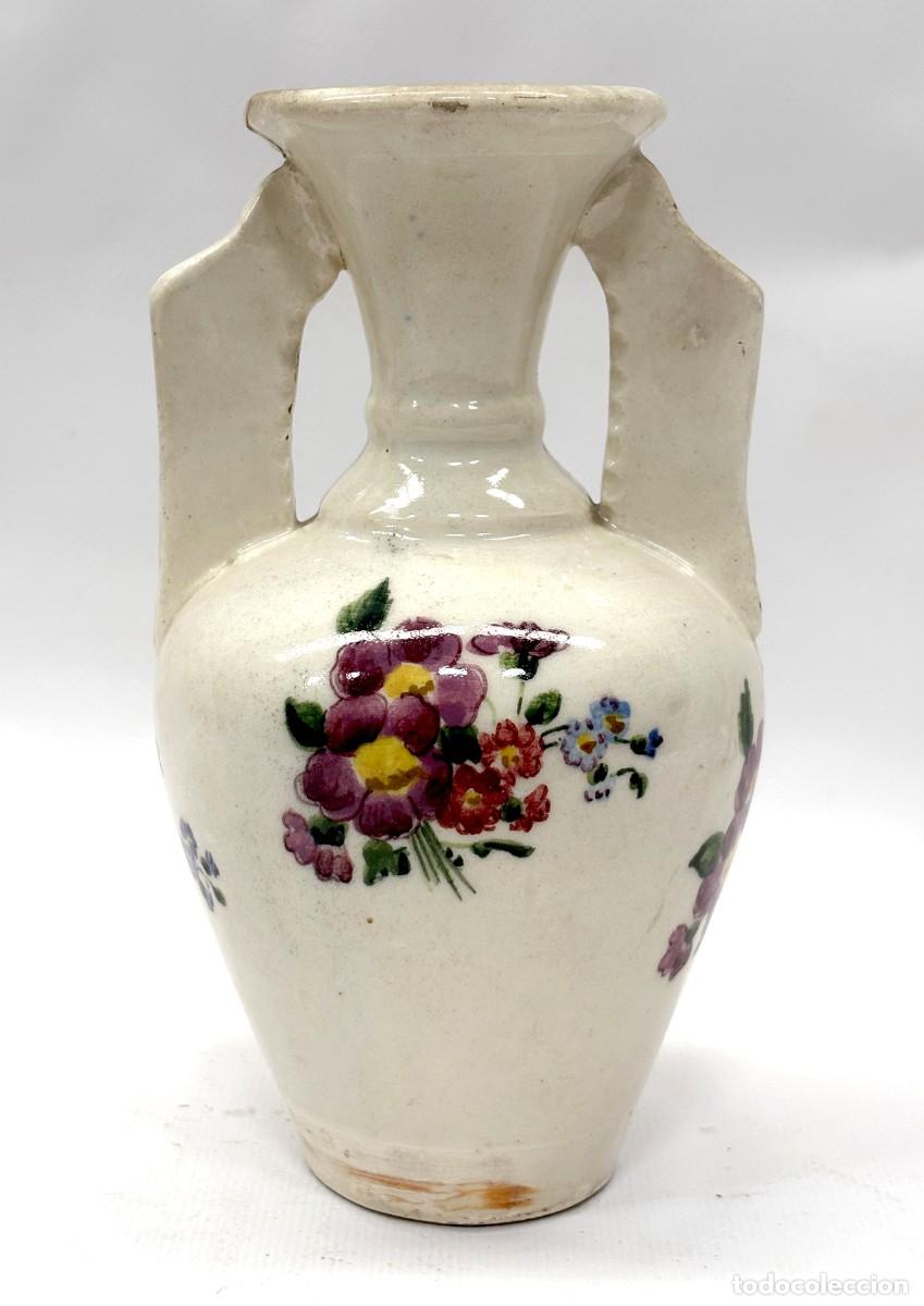 Antig&uuml;edades: FLORERO ANTIGUO DE PORCELANA PINTADA A MANO CON RAMO DE FLORES