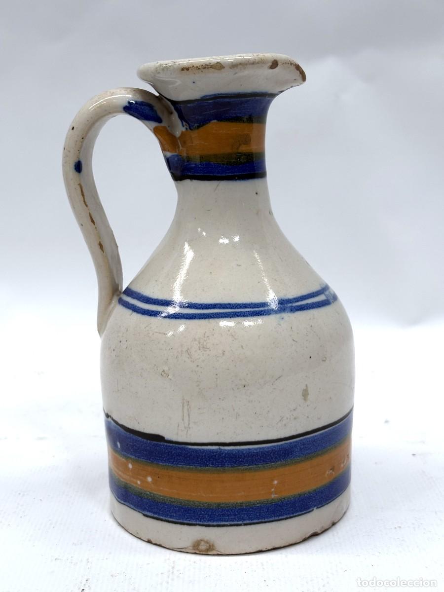 Antig&uuml;edades: JARRA ANTIGUA DE CER&Aacute;MICA ESMALTADA CON BANDAS AZULES Y MOSTAZA &ndash; ESTILO R&Uacute;STICO TRADICIONAL