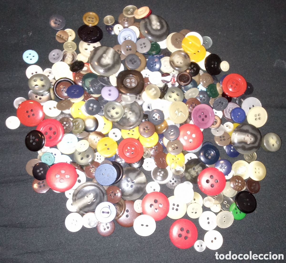 Antig&uuml;edades: 217 BOTONES ANTIGUOS - Foto 1