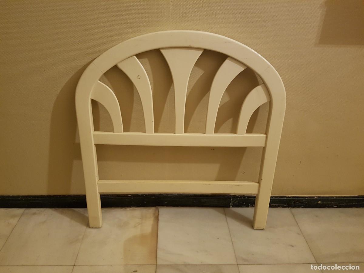 Antig&uuml;edades: Cabecero cama individual de madera maciza - Foto 1