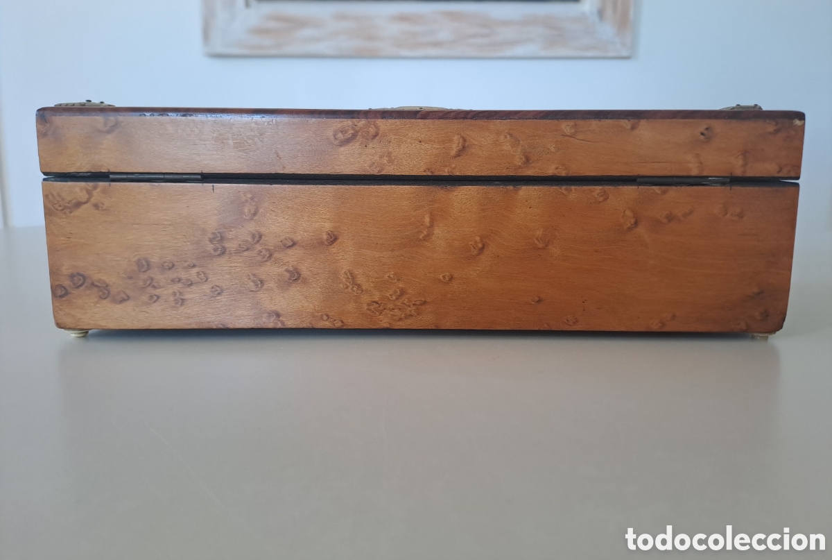 Antig&uuml;edades: Caja de madera de finales XIX Con iniciales E y N. Con llave - Foto 2