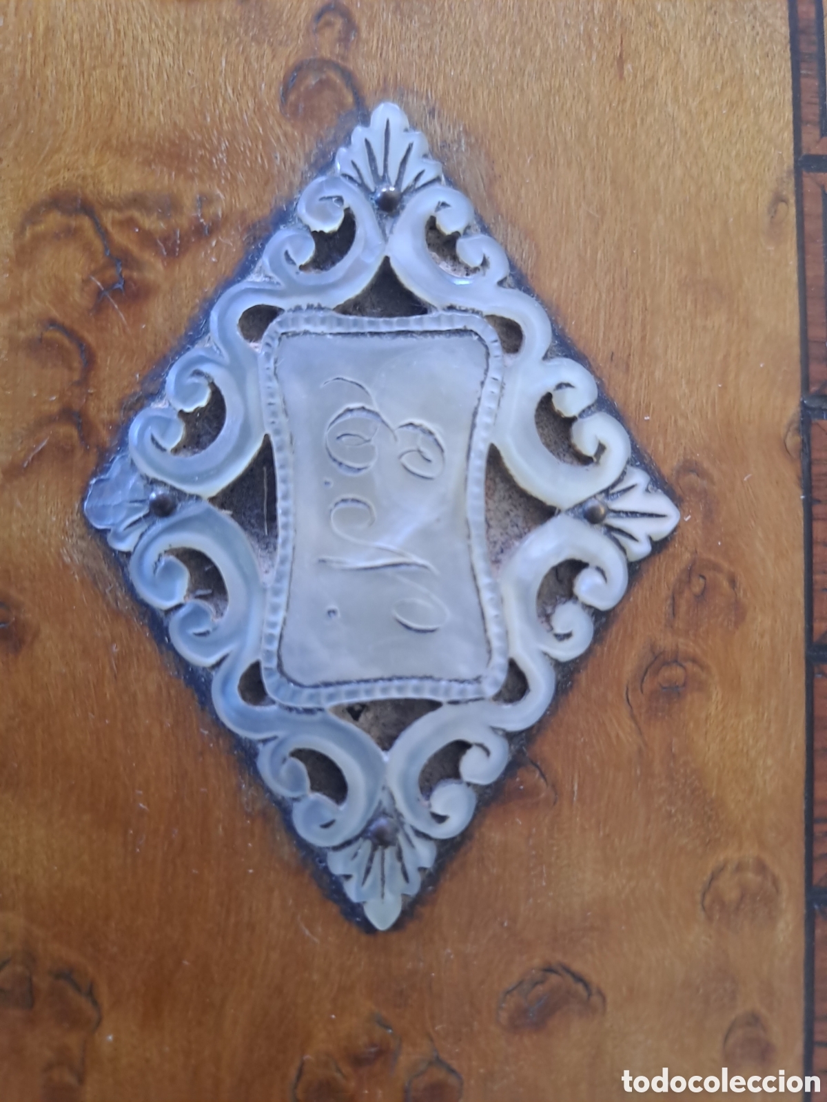 Antig&uuml;edades: Caja de madera de finales XIX Con iniciales E y N. Con llave - Foto 8