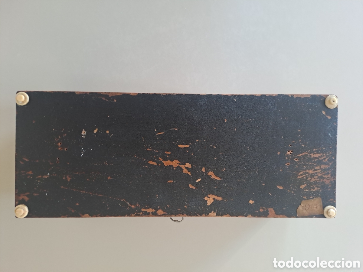 Antig&uuml;edades: Caja de madera de finales XIX Con iniciales E y N. Con llave - Foto 9
