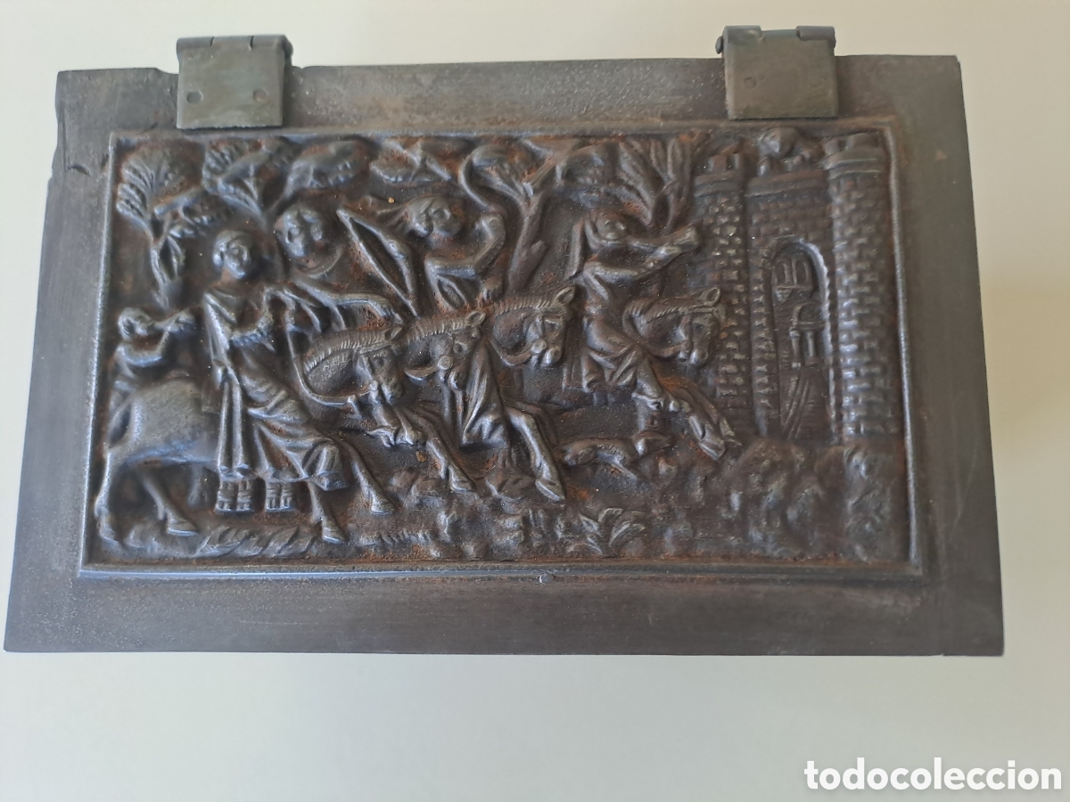 Antig&uuml;edades: Caja de bronce y madera de finales del siglo XIX - Foto 5