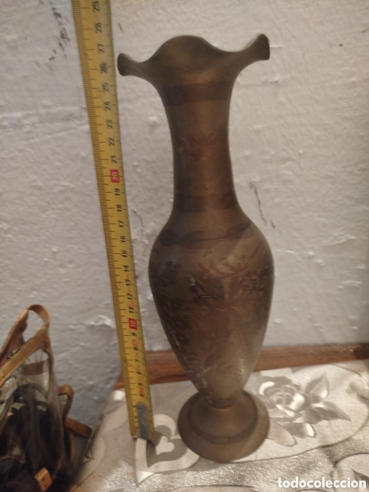 Antig&uuml;edades: Florero antiguo de bronce - Foto 3