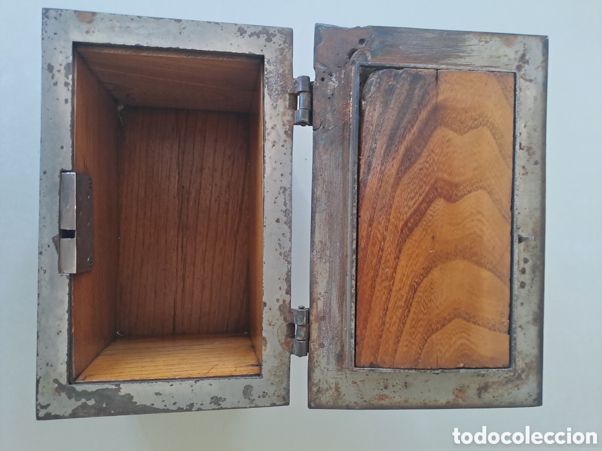 Antig&uuml;edades: Caja de bronce y madera de finales del siglo XIX - Foto 7