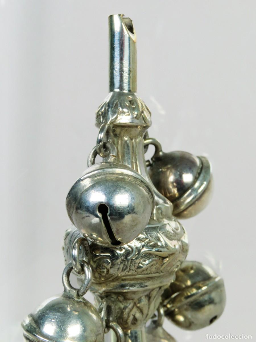 Antig&uuml;edades: Sonajero de plata con mango de madera siglo XX - Foto 8