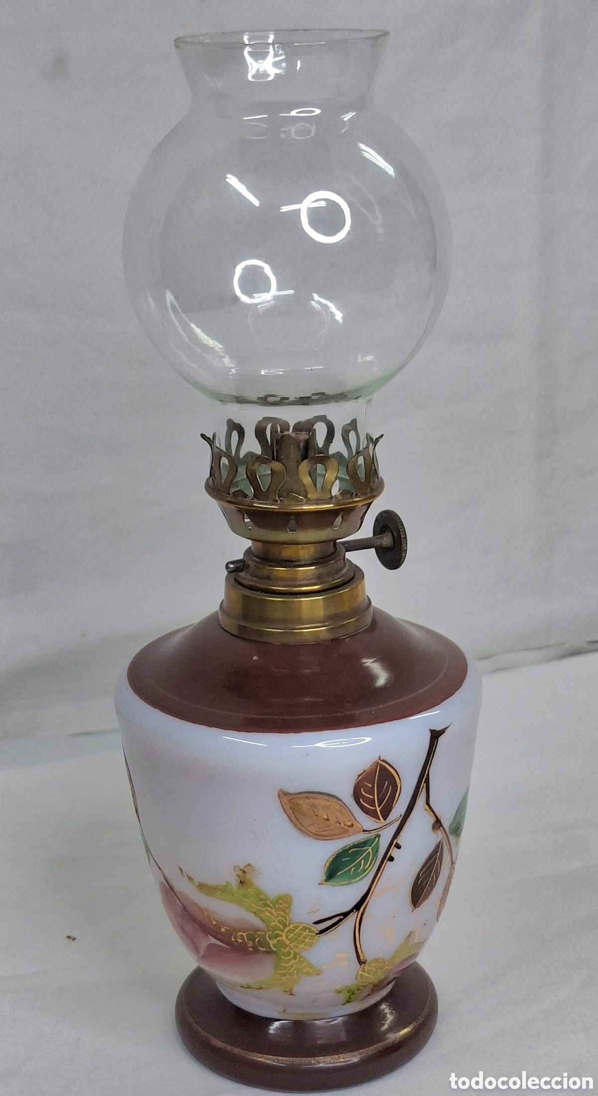 Antig&uuml;edades: Quinqu&eacute; de opalina con detalles en lat&oacute;n dorado - Foto 2