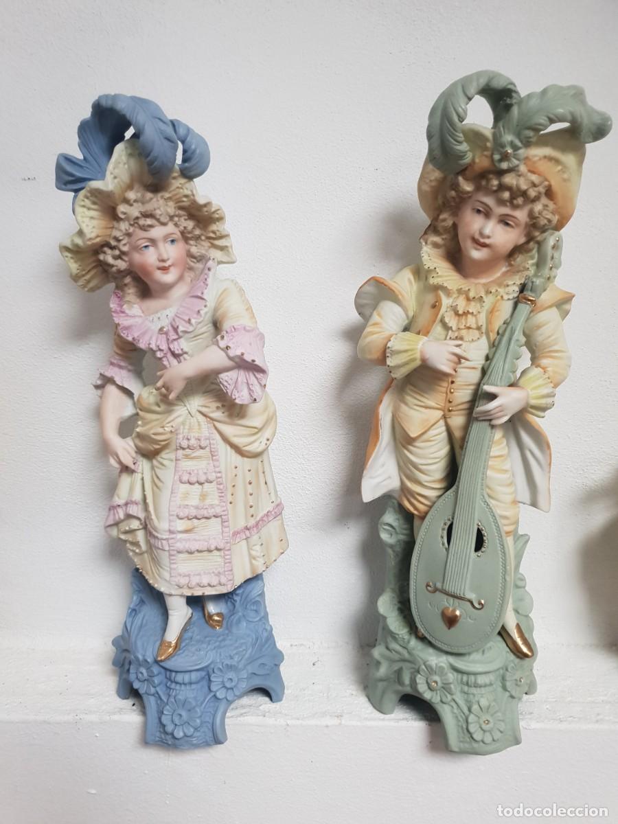 Antig&uuml;edades: Pareja de figuras de biscuit siglo xix - Foto 1