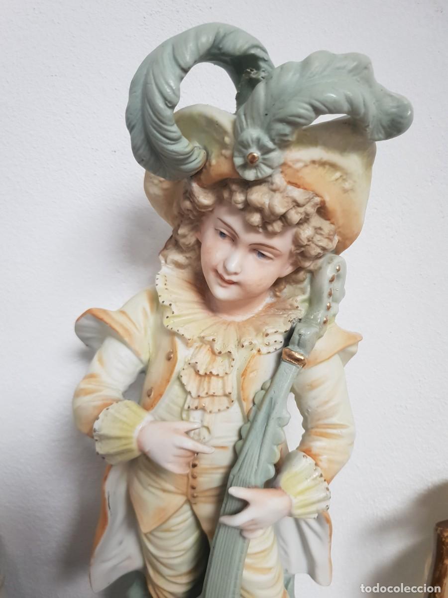 Antig&uuml;edades: Pareja de figuras de biscuit siglo xix - Foto 2