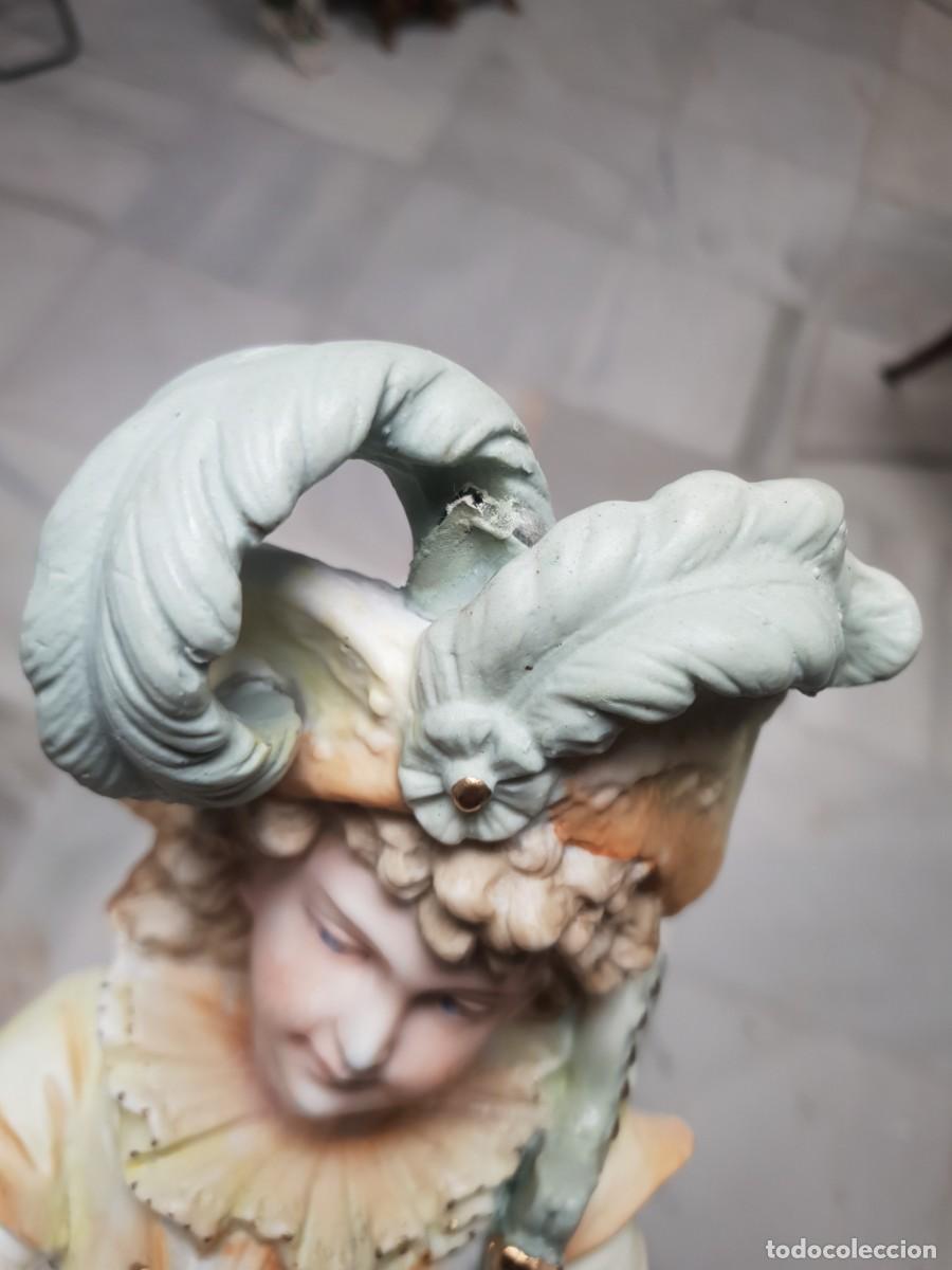 Antig&uuml;edades: Pareja de figuras de biscuit siglo xix - Foto 3