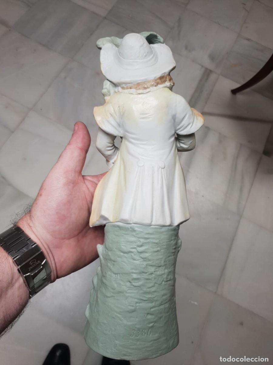 Antig&uuml;edades: Pareja de figuras de biscuit siglo xix - Foto 5