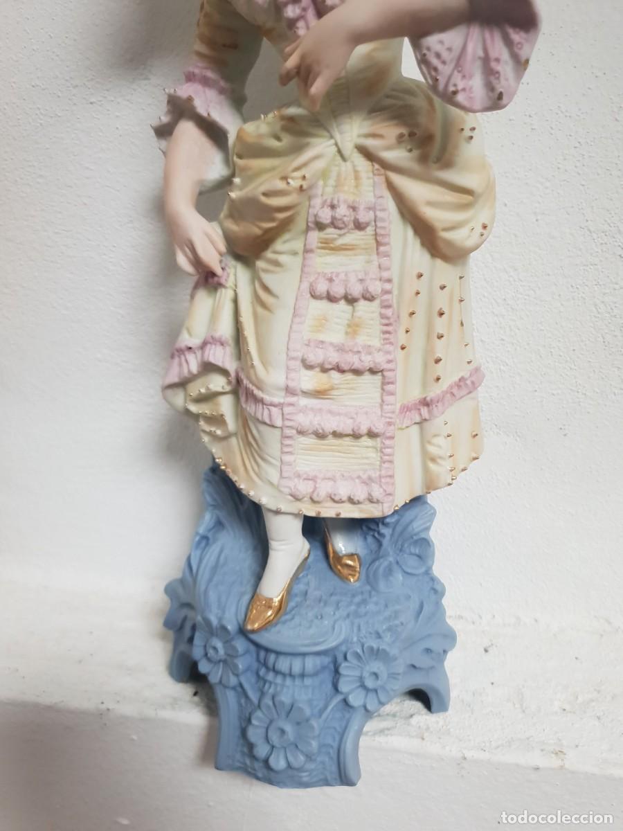 Antig&uuml;edades: Pareja de figuras de biscuit siglo xix - Foto 8