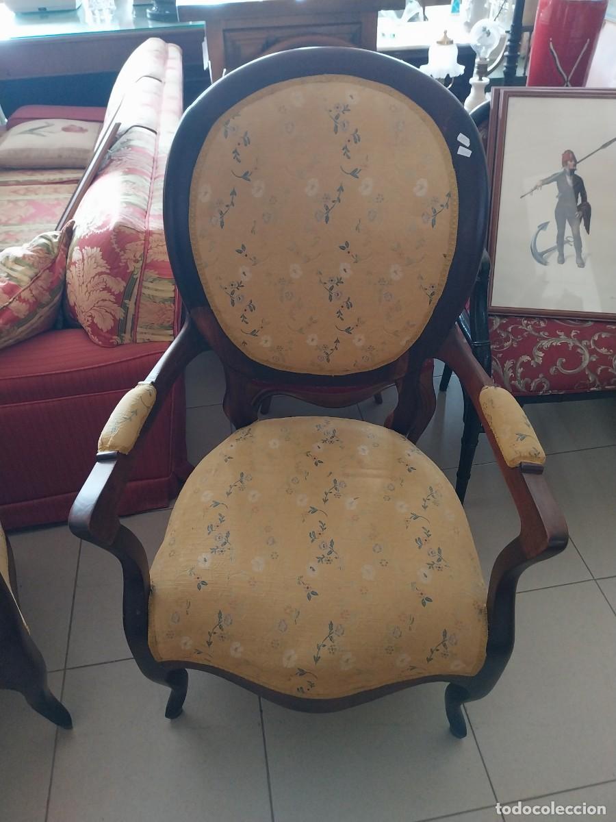 Antig&uuml;edades: PAREJA DE SILLONES CON BRAZOS EN MADERA DE TEKA. - Foto 3