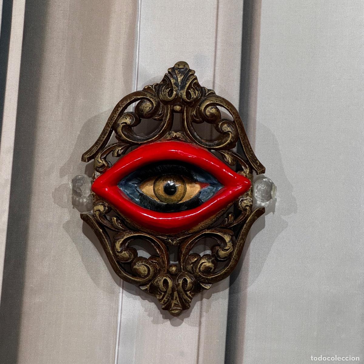 Antig&uuml;edades: Figura labios en madera - Foto 1