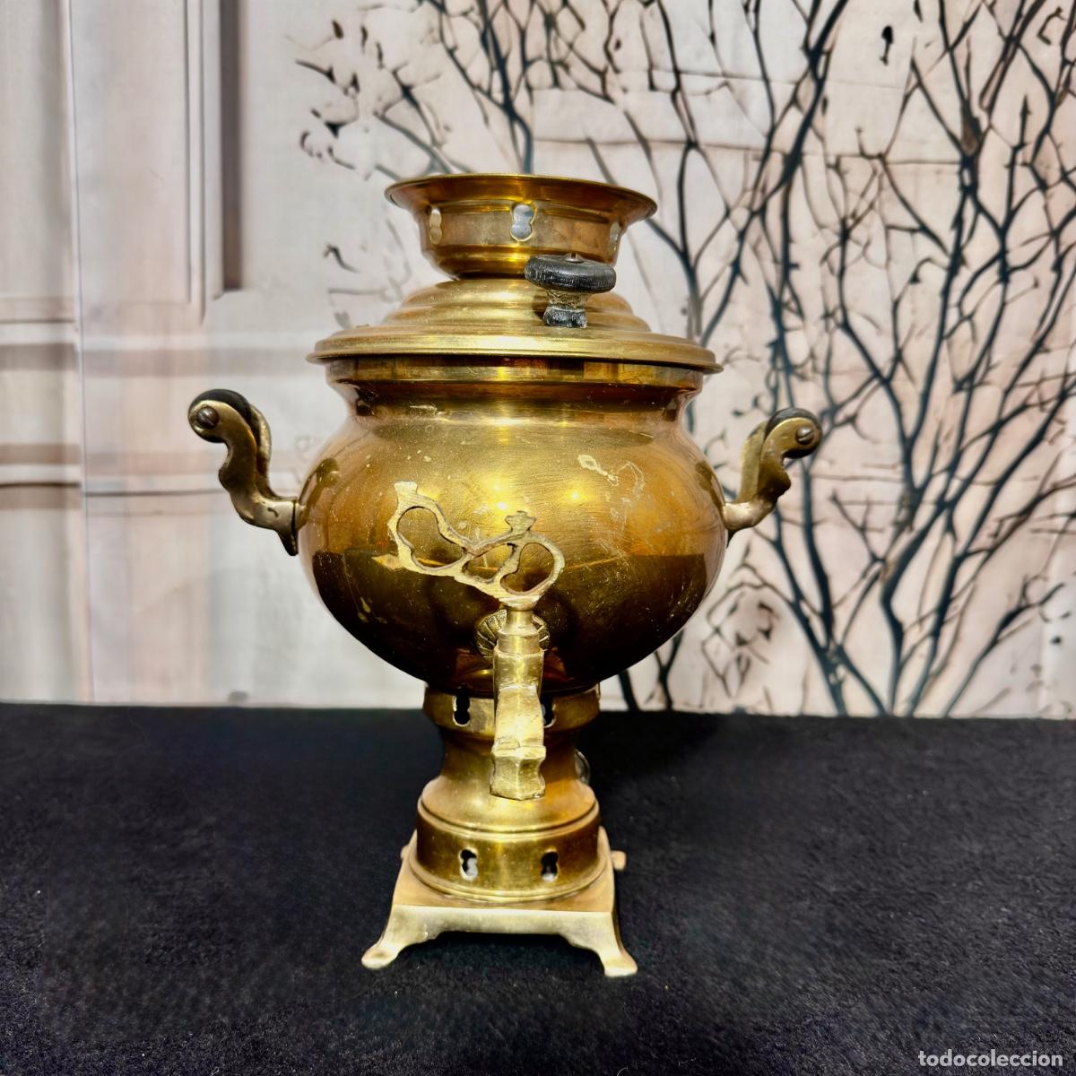Antig&uuml;edades: Antiguo Samovar de lat&oacute;n - Foto 1