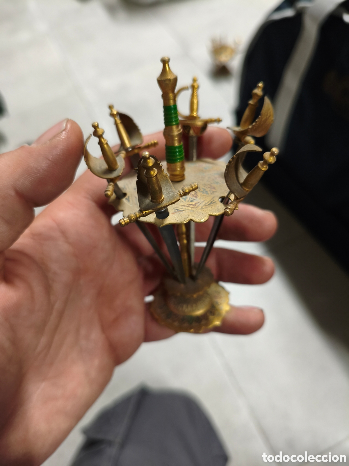 Antig&uuml;edades: Juego espadas de cocktail - Foto 1