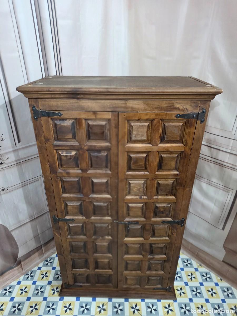 Antig&uuml;edades: Antiguo armario de estilo castellano - Foto 3