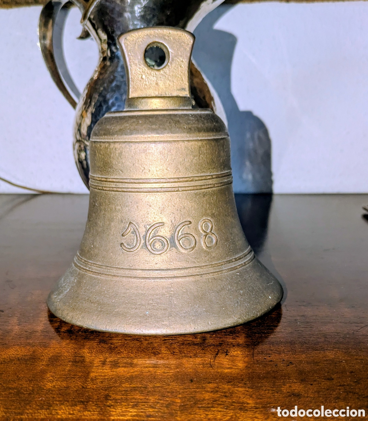 Antig&uuml;edades: Campana de bronce maciza - Foto 1
