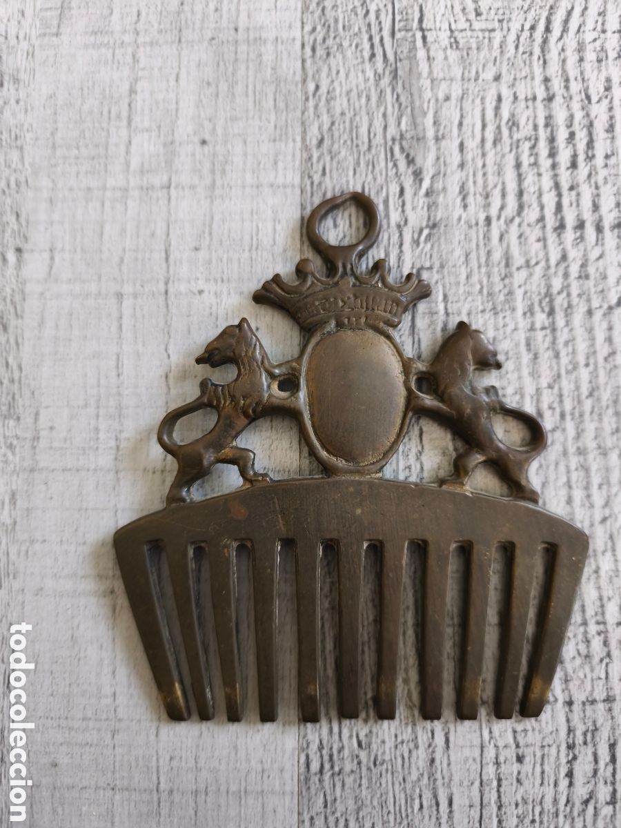 Antig&uuml;edades: Peineta antigua de bronce - Foto 1