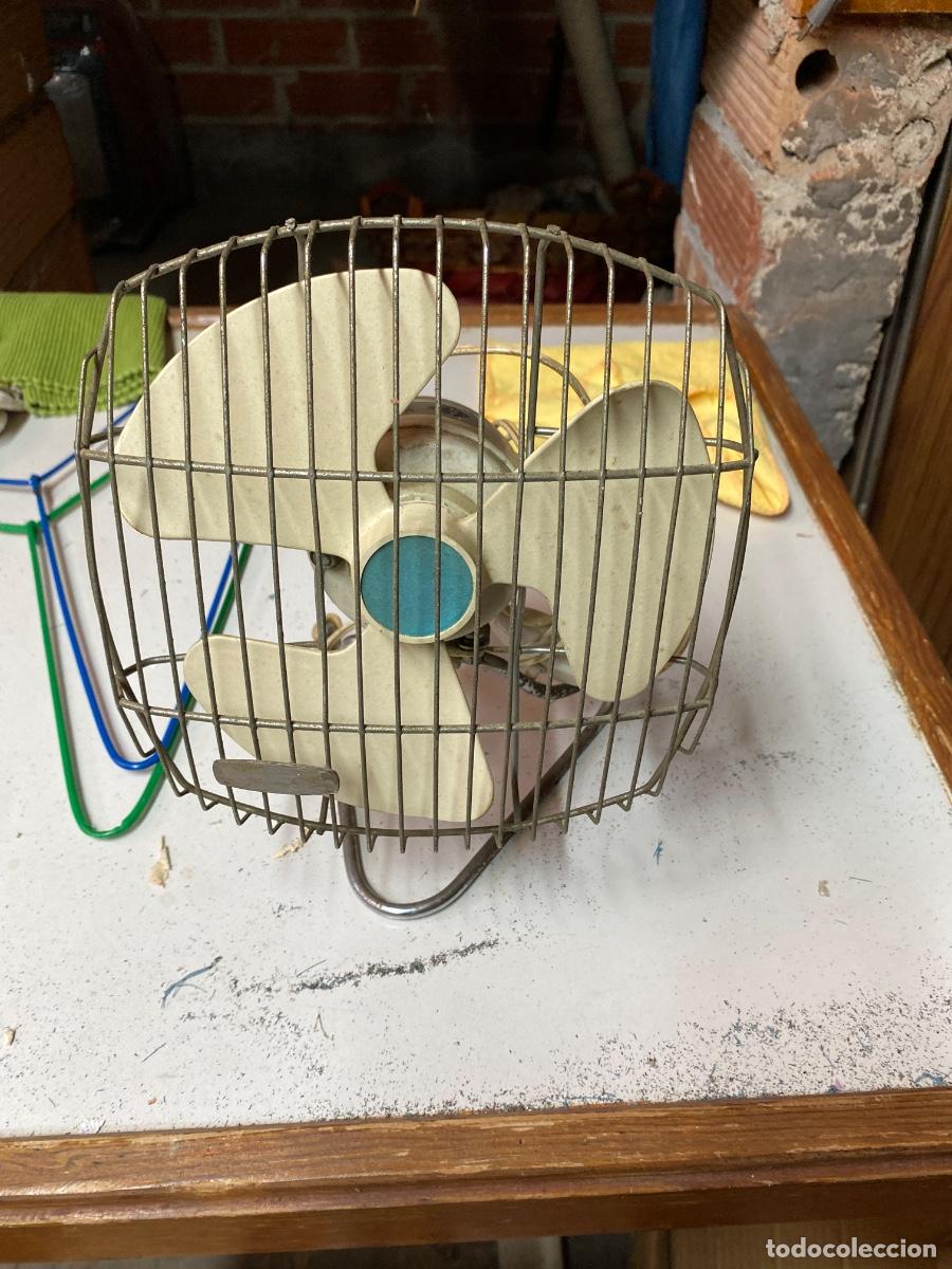 Antig&uuml;edades: Ventilador antiguo 125 voltios - Foto 1