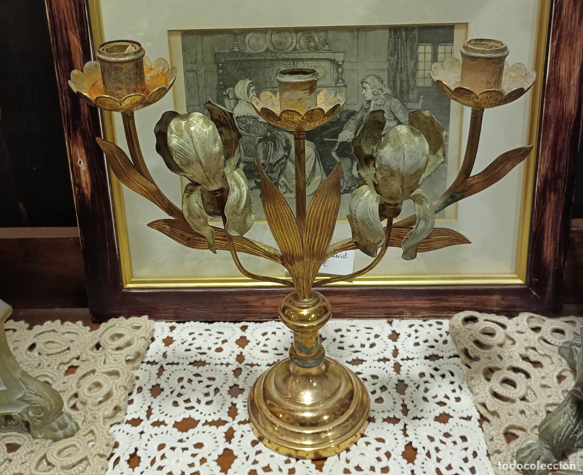 Antig&uuml;edades: CANDELABRO DE TRES VELAS CON HOJAS - Foto 1