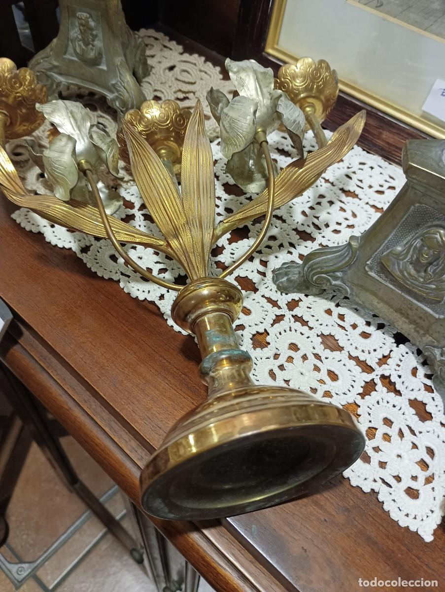 Antig&uuml;edades: CANDELABRO DE TRES VELAS CON HOJAS - Foto 3