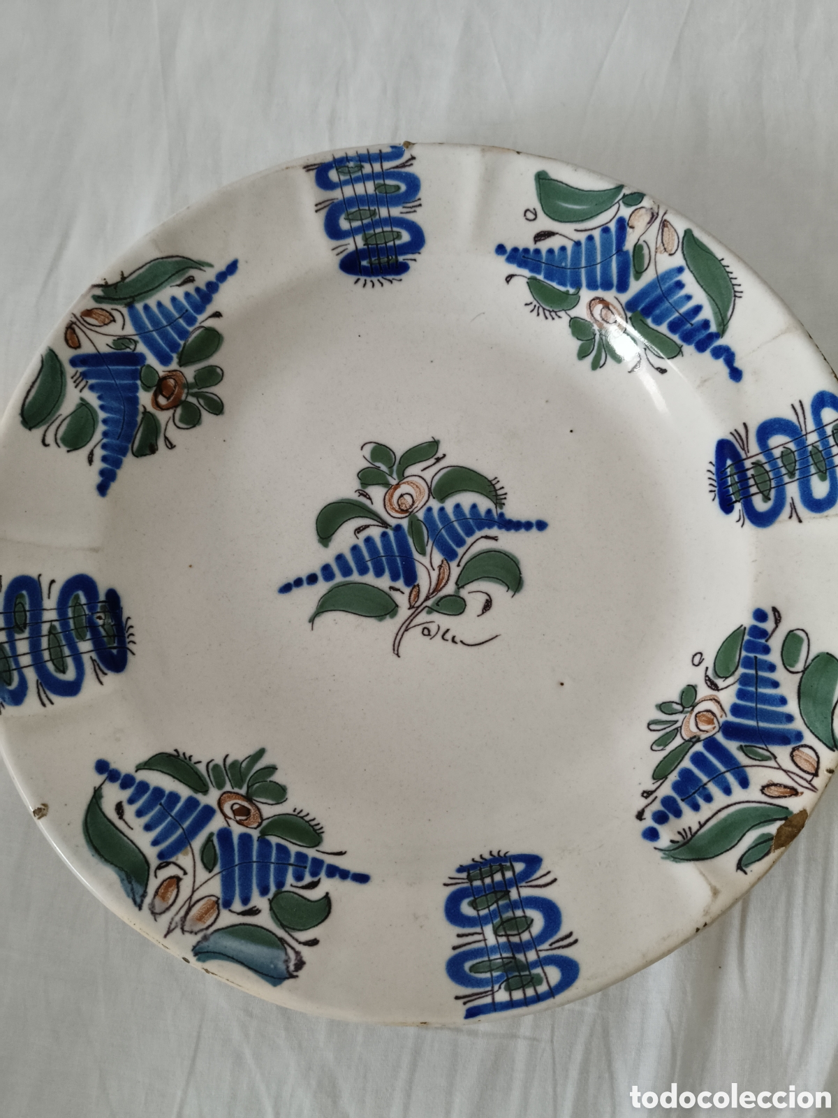 Antig&uuml;edades: Plato antiguo cer&aacute;mica Manises - Foto 1