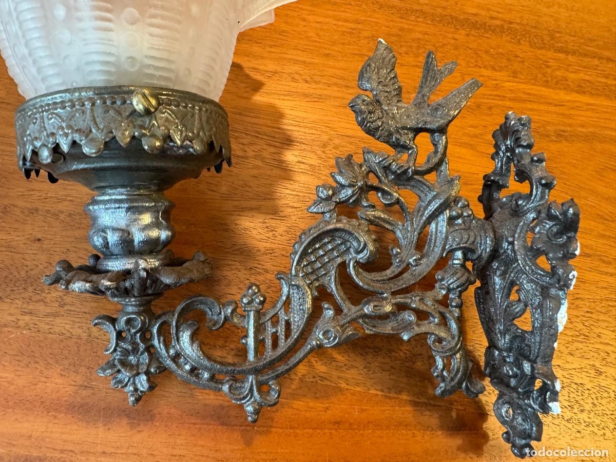 Antig&uuml;edades: Dos apliques de pared antiguos - Foto 3