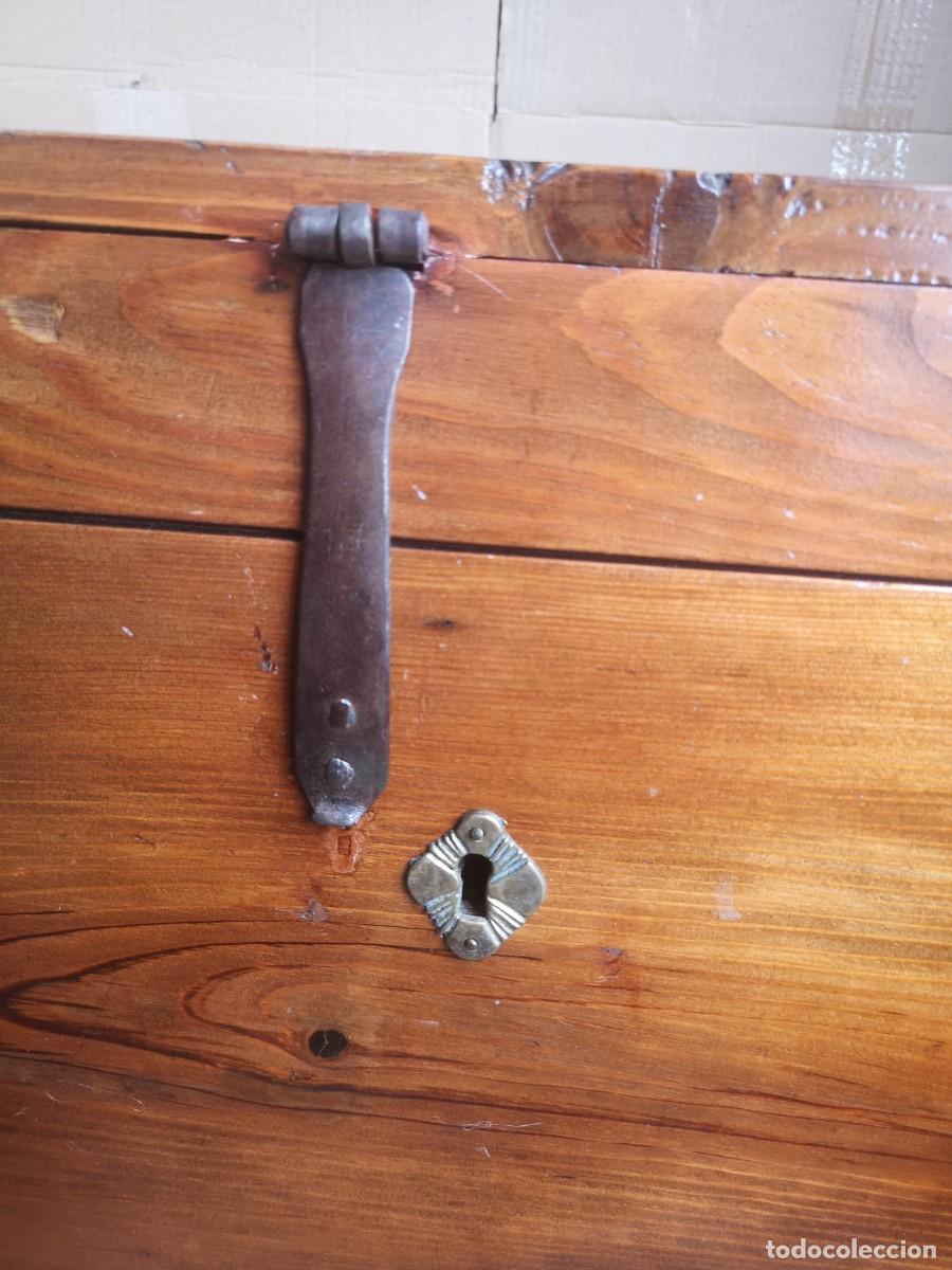 Antig&uuml;edades: Ba&uacute;l de madera maciza - Foto 4