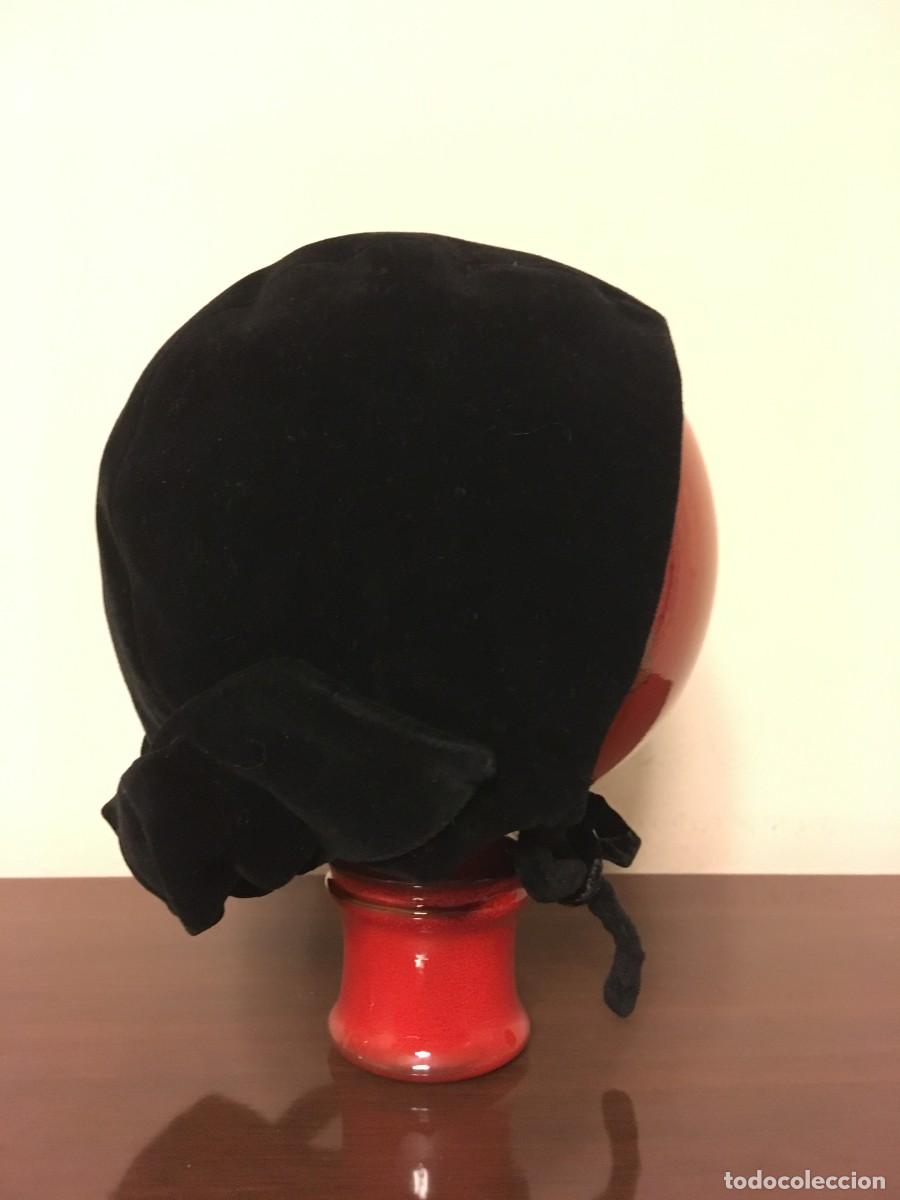 Antig&uuml;edades: Gorro terciopelo negro ni&ntilde;a - Foto 1
