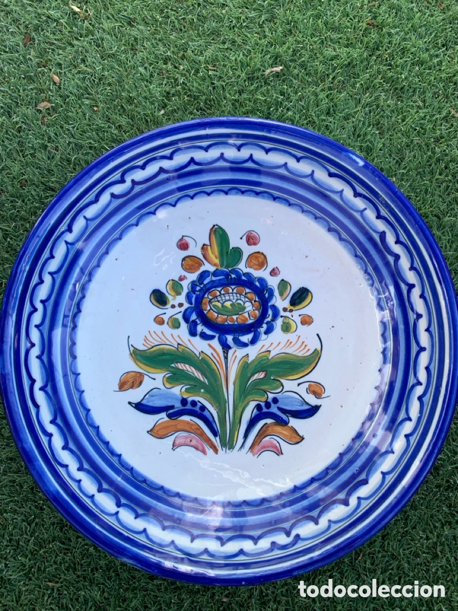 Antig&uuml;edades: &bull; Plato cer&aacute;mica Manises - Foto 1