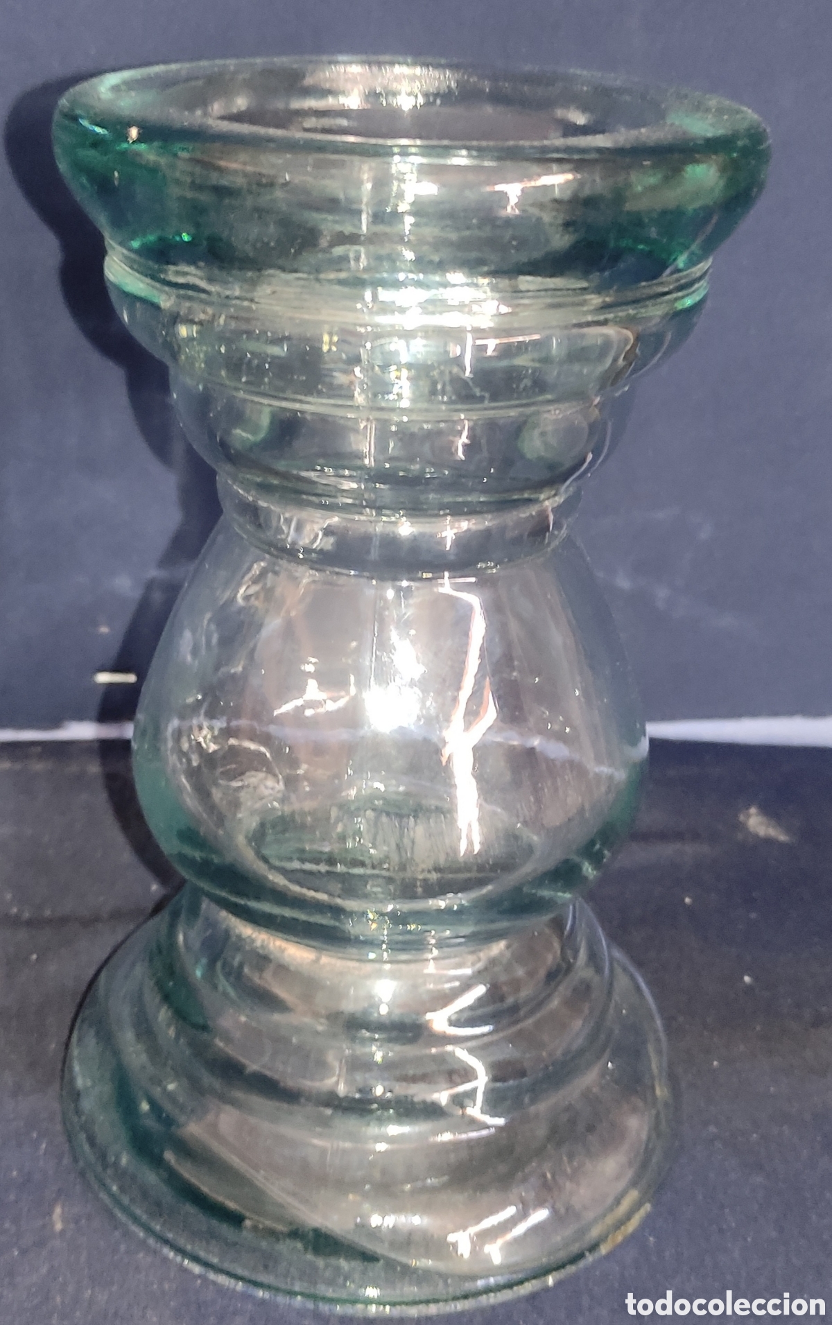 Antig&uuml;edades: Portavelas de cristal verde - Foto 1