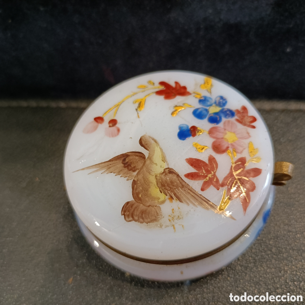 Antig&uuml;edades: Caja de opalina con p&aacute;jaro pintado. - Foto 3
