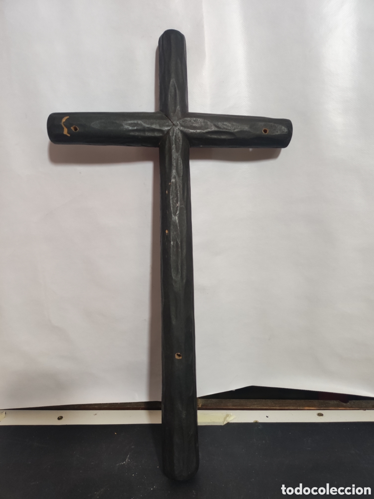 Antig&uuml;edades: Cruz de madera tipo le&ntilde;o - Foto 1