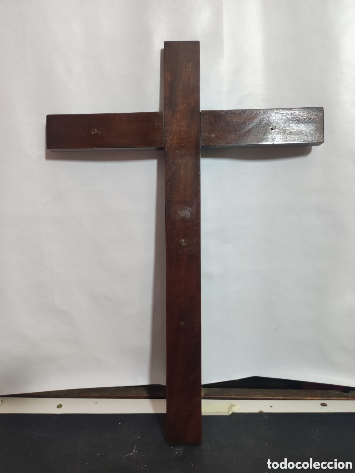 Antig&uuml;edades: Cruz de madera de caoba - Foto 1