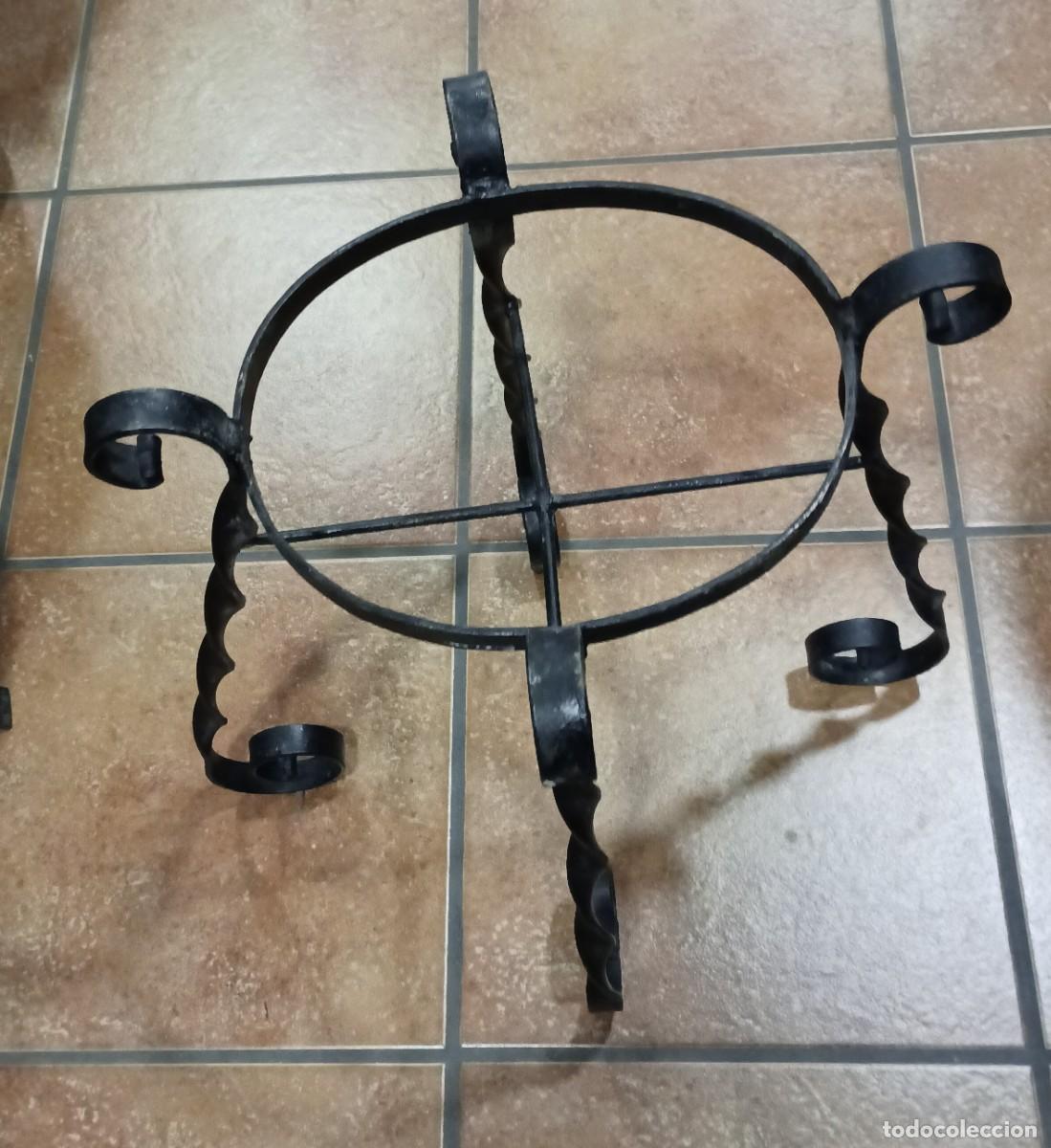 Antig&uuml;edades: PIE MACETERO DE HIERRO FORJADO ANTIGUO - Foto 2