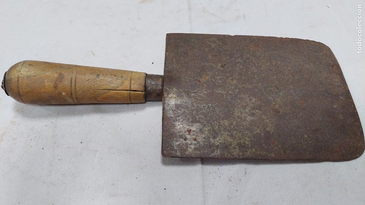 Antig&uuml;edades: Antigua hacha matancera forja de Teruel - Foto 1