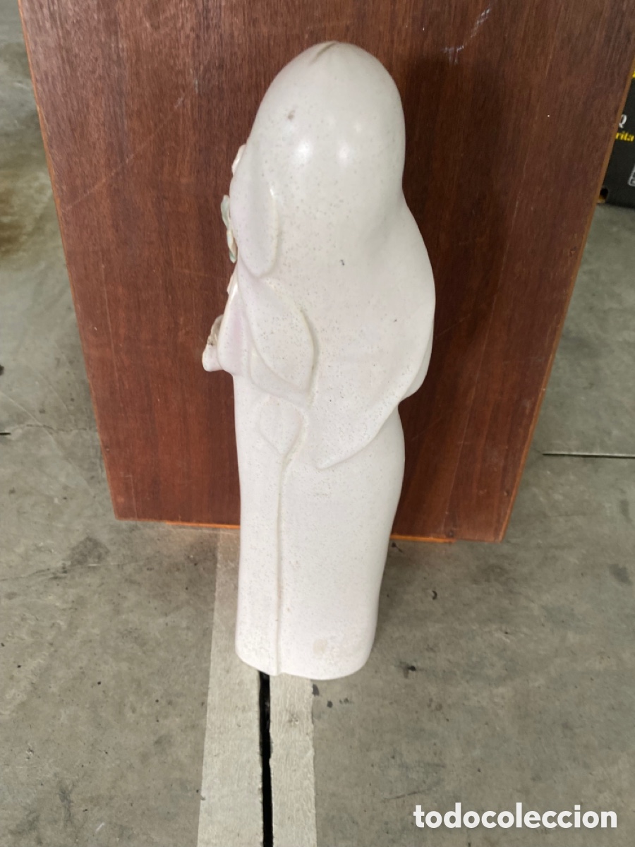 Antig&uuml;edades: Porcelana de mujer con flores - Foto 3