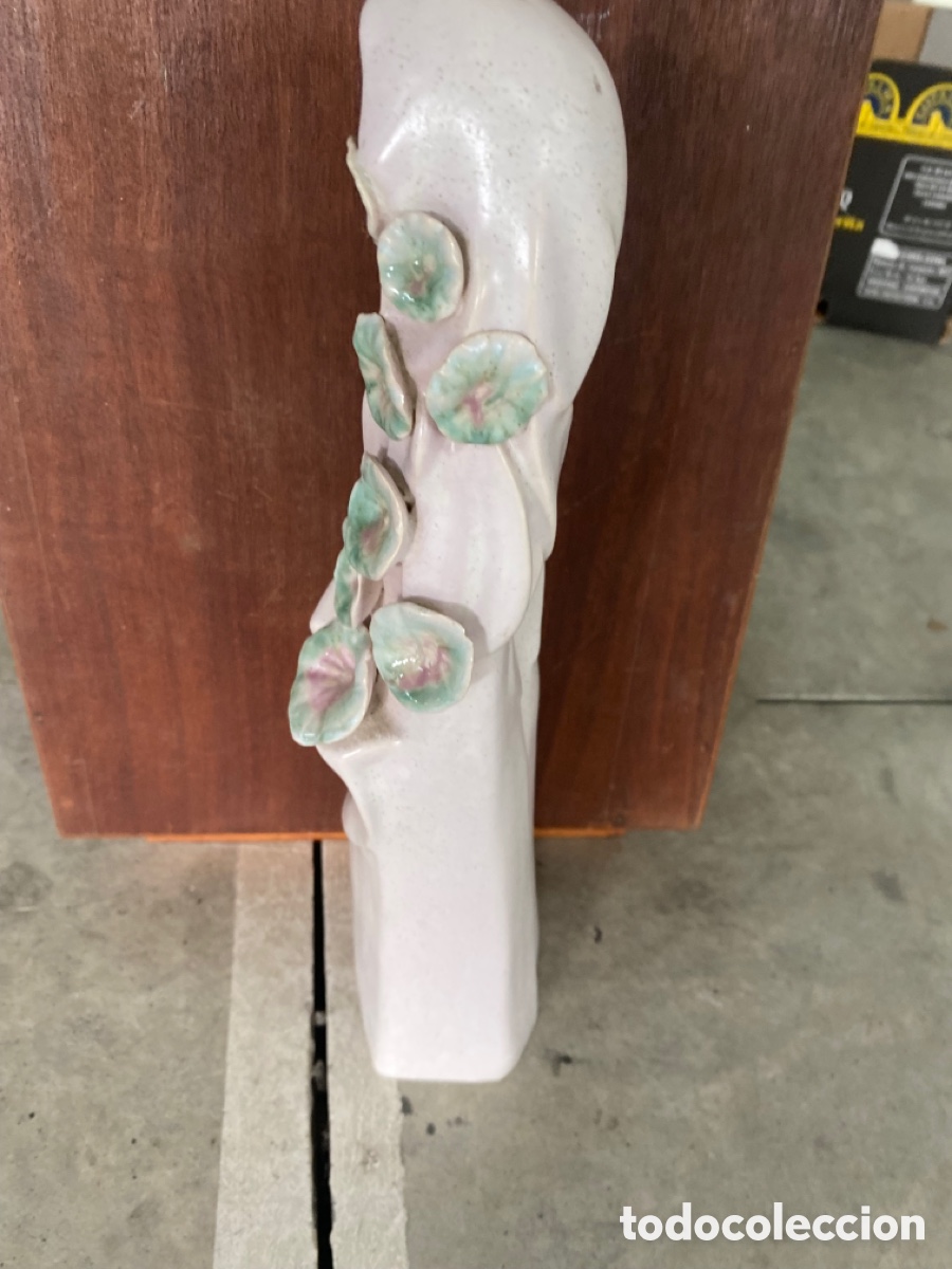 Antig&uuml;edades: Porcelana de mujer con flores - Foto 4