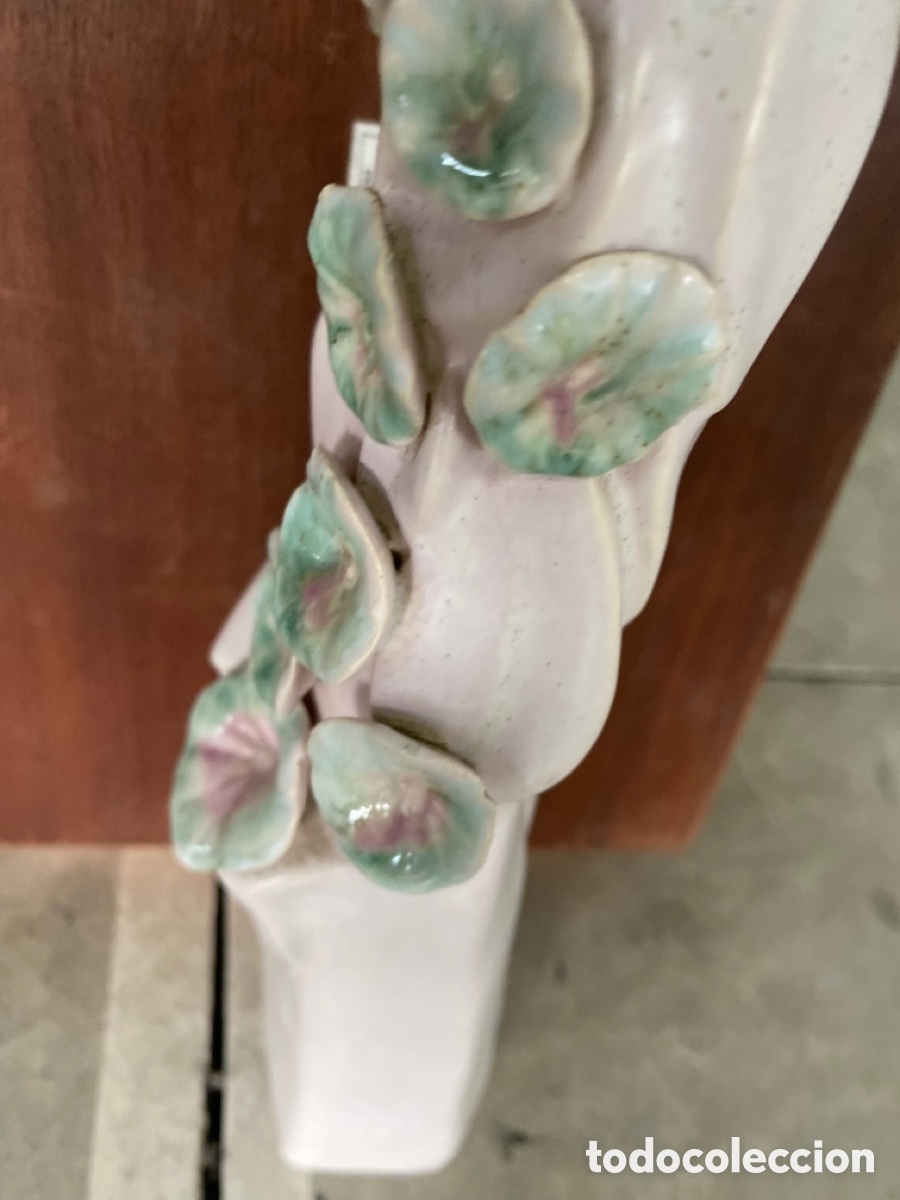 Antig&uuml;edades: Porcelana de mujer con flores - Foto 5