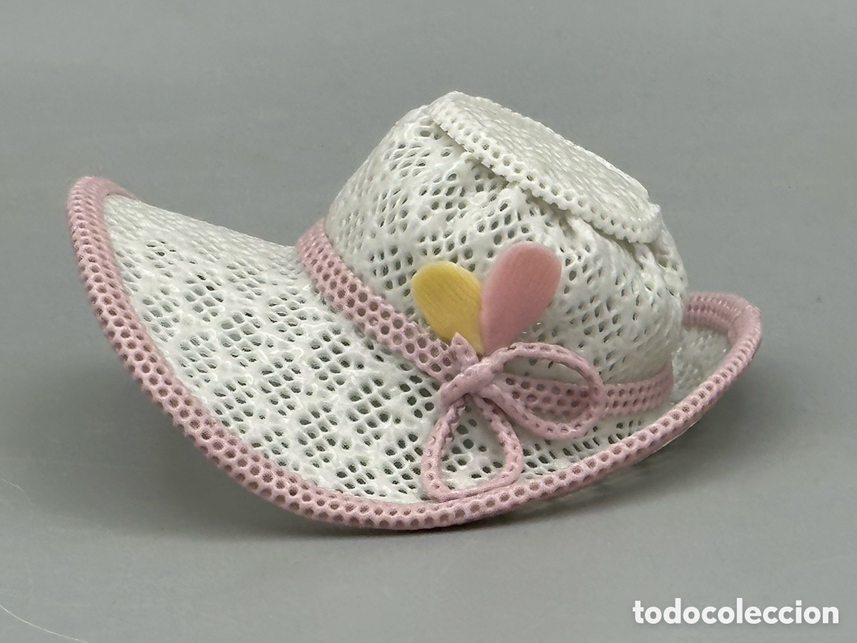 Antig&uuml;edades: REF: 01001565 &ldquo;SOMBRERO CON PLUMAS ROSA&rdquo; LLADR&Oacute; - Foto 1