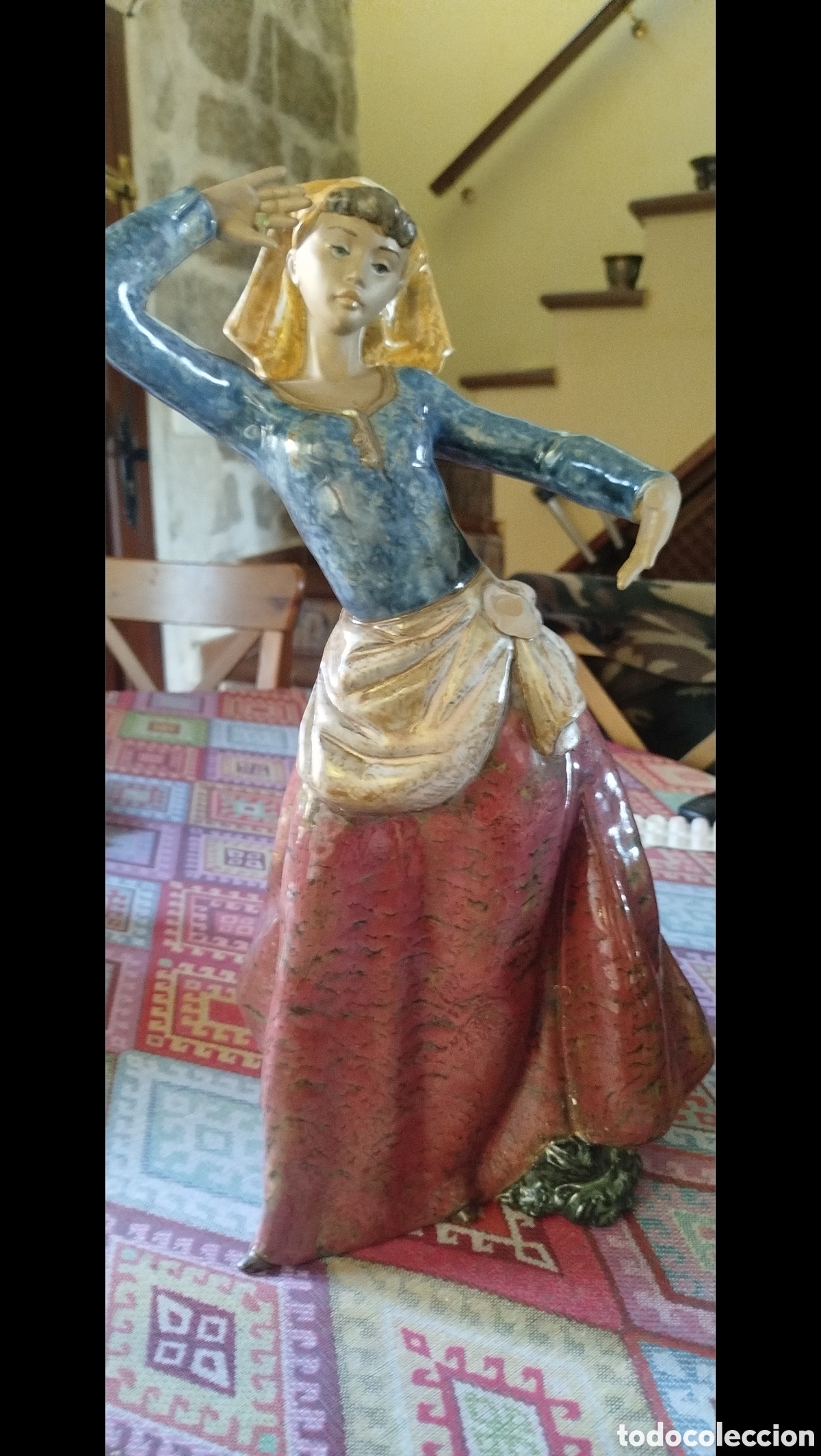 Antig&uuml;edades: Figura lladro cantarera - Foto 1