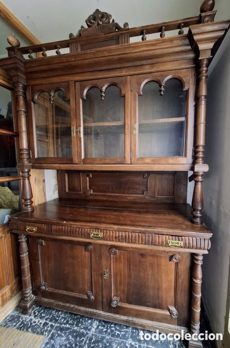 Antig&uuml;edades: Antigua alacena de nogal - Foto 1